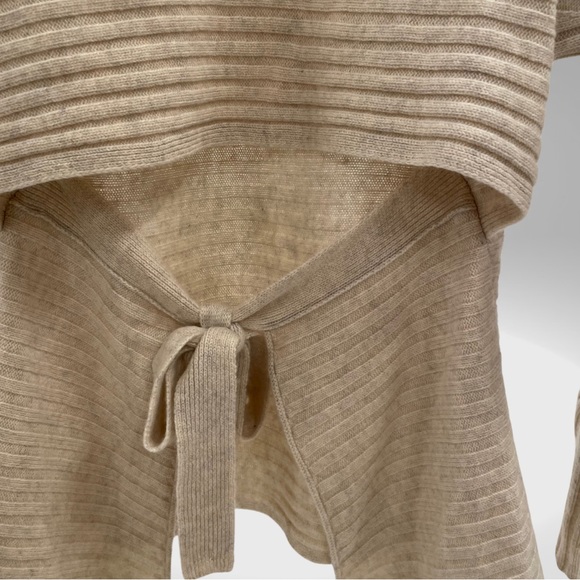 Vince Knit Cream Sweater with Back Tie Sz XS - Picture 3 of 7